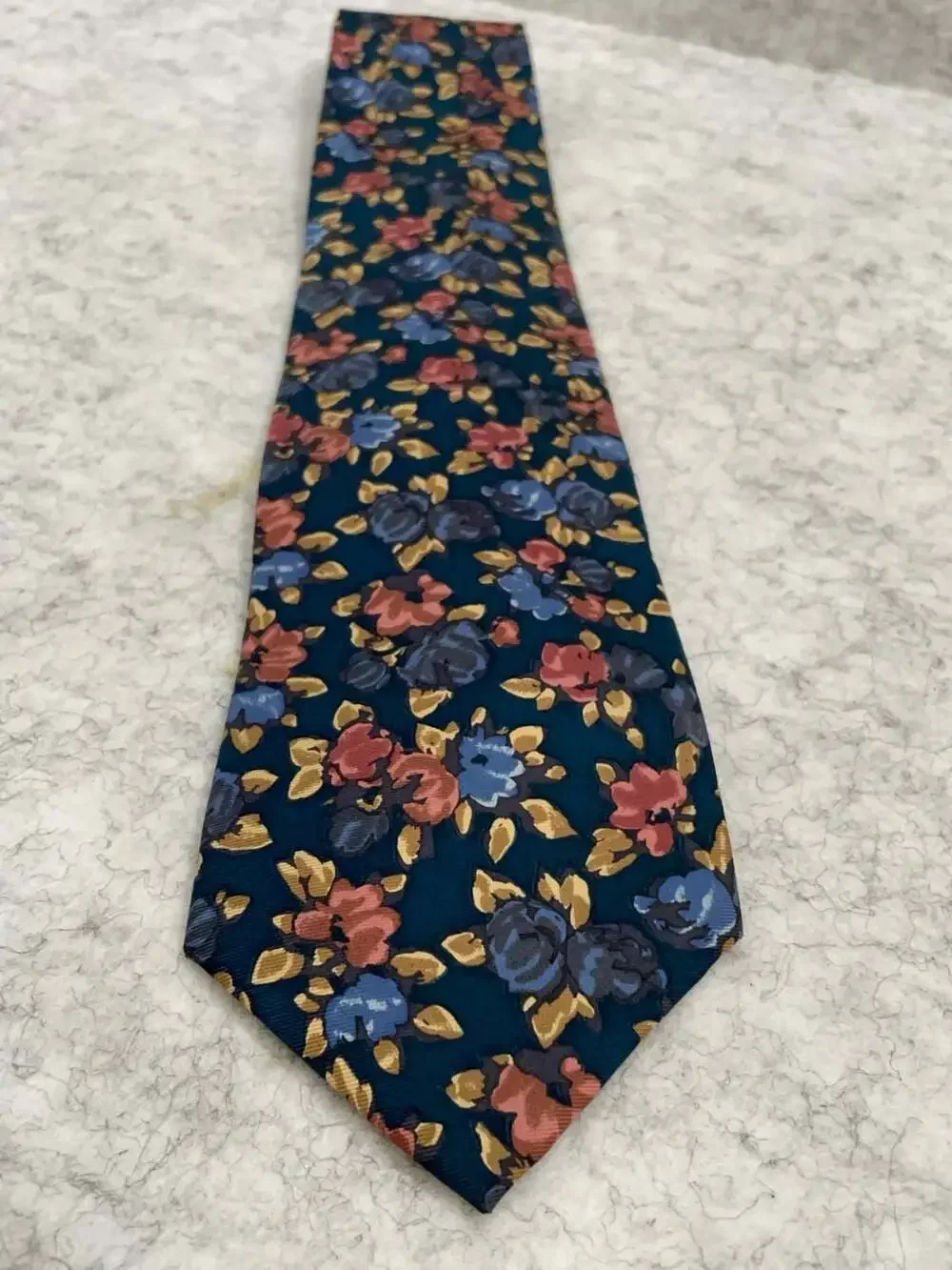 Bert Pulitzer Vintage Floral Pattern All Silk Necktie